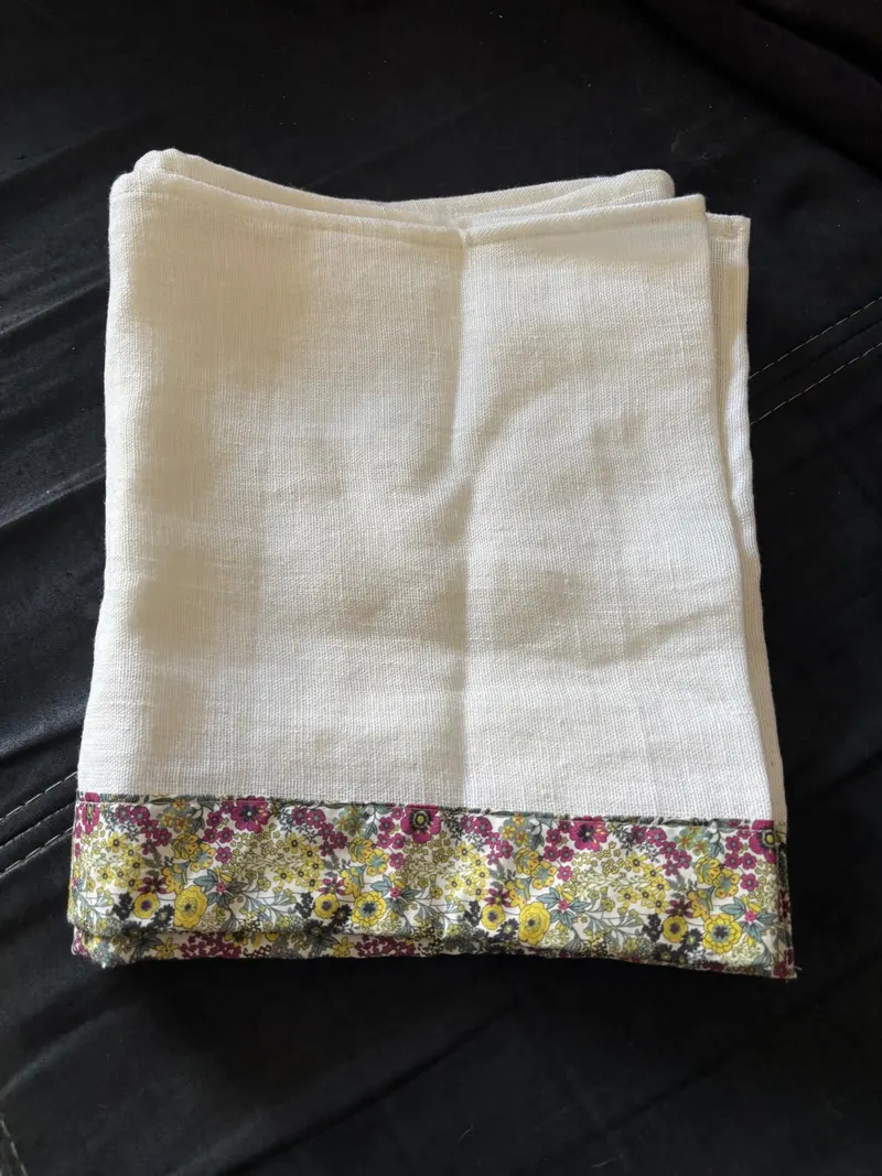 Linen scarf with delicate floral trim handmade by Hermine Goutelette