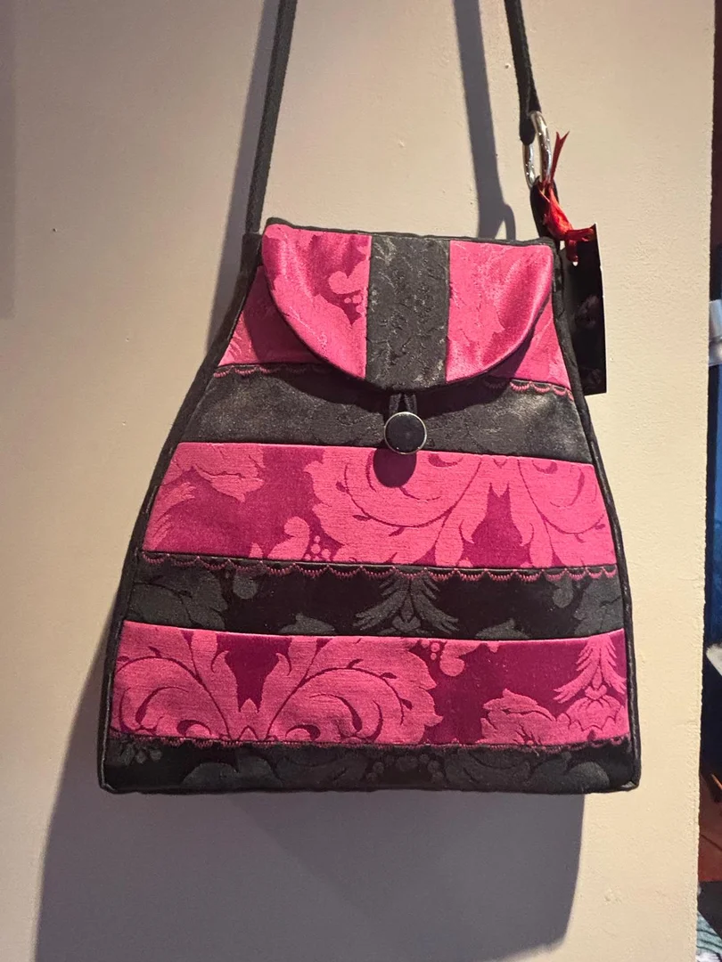 Elegant black and rose handbag