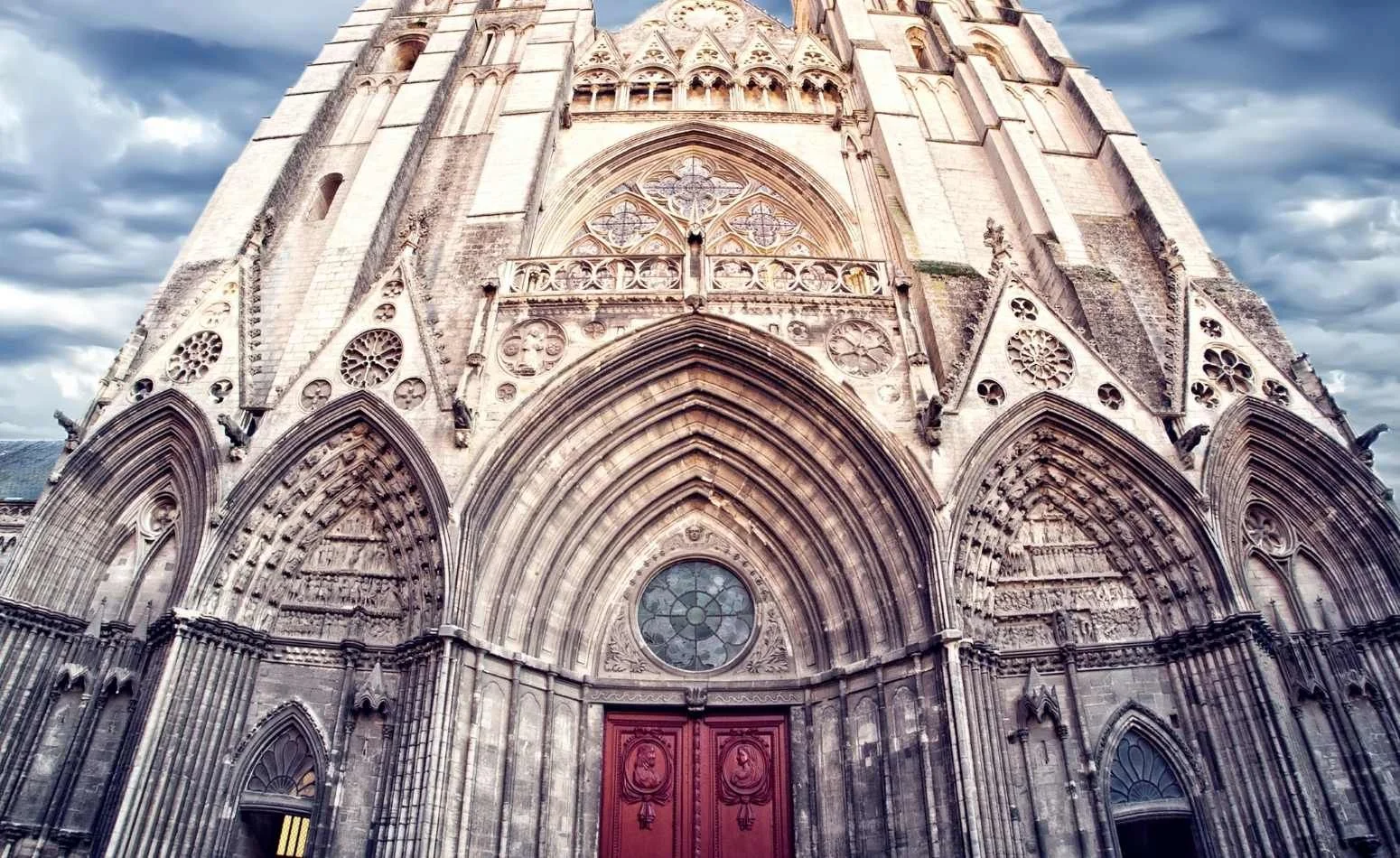 Bayeux Walking Tour - Tapestry & Cathedral